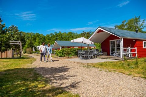 Op het in 2018 geopende Resort De Wije Werelt, staan verschillende types, vrijstaande vakantieverblijven. Zo is er een leuk chalet met overdekt terras (NL-6731-18). In dit chalet heeft u de beschikking over een woonkamer met TV en een open keuken met...