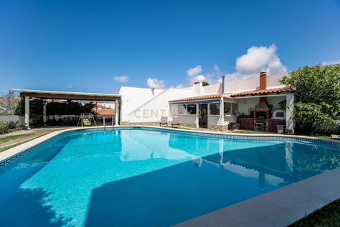 Descubra esta magnífica moradia de 5 quartos, uma sala em open space, um amplo salão e 4 Wcs, totalmente renovada à 4 anos, com uma fabulosa piscina, situada na Carvoeira, a 2 Km da Praia de S. Julião, a 5 km da Ericeira e 9 km de Mafra. Com uma área...