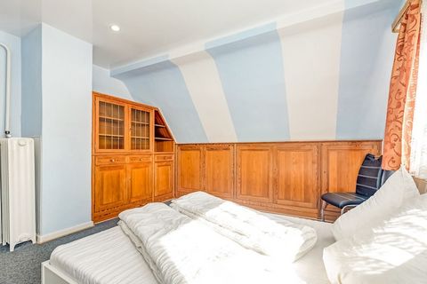 Cette maison de vacances de luxe située dans le centre de Medebach, en Rhénanie du Nord-Westphalie, Sauerland en Allemagne peut accueillir environ 16 personnes. Avec ses 7 chambres avec un évier partiel, c'est une grande maison pour des vacances avec...