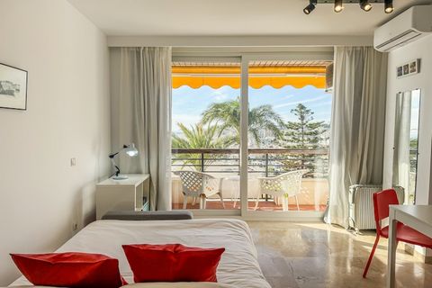 Unwind in this bright and modern beachfront studio, ideal for two guests looking to relax and reconnect by the Mediterranean. With direct access to the beach, you can step out and feel the sand between your toes within seconds, making this a perfect ...