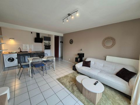 T2 meublé/ rénové, prox gare. Loyer total : 675€ eau/ chauffage inclus. garage compris.