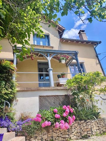 Maison rénovée sur cave avec dépendance au calme