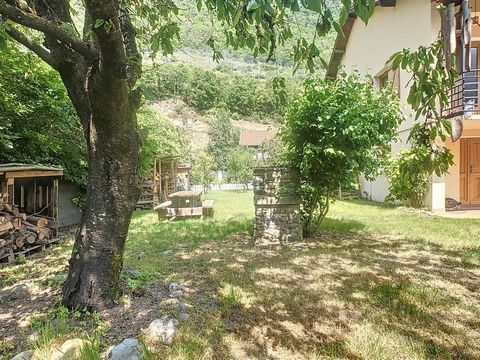 Maison individuelle avec grand garage et grand terrain