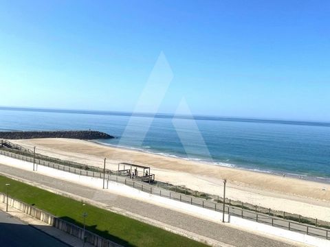 Apresentamos este extraordinário Apartamento T2 Implex, situado na deslumbrante Praia da Vagueira, com uma vista panorâmica sobre mar! Oportunidade de criar dois apartamentos uma vez que dispões de duas entradas independentes para cada andar da habit...