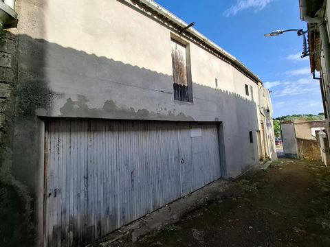 Lot de deux maisons en pierre et colombage à restaurer