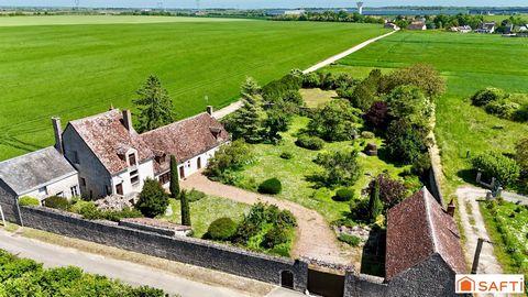 15 ème siècle. 285 m2 + dépendances sur 4036 m2