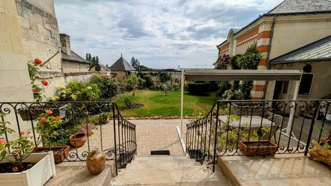 Belle maison de ville et sa dépendance