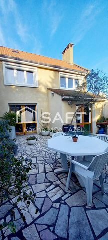 Maison de ville sur 3 niveaux, terrasse et parking