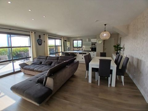 Maison 4 chambres, vue dégagée, proche de SERVIAN (34)
