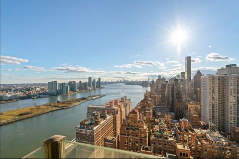 Experience Sutton living at its finest in this exceptional H Line residence—the largest original layout in the iconic Sovereign building. This is the only available sprawling 4-bedroom, 4.5-bath home with rare triple exposures flooding the interior w...