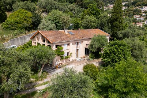 Vue mer panoramique, charme provençal et potentiel rare à Grasse