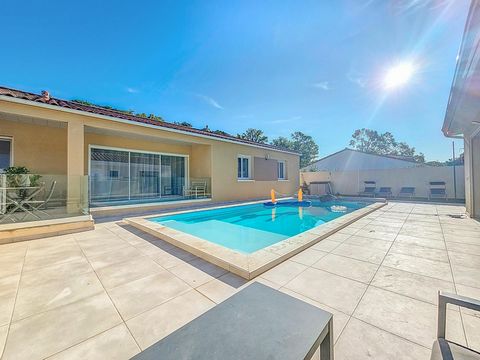 Superbe villa plain pied aux prestations haut de gamme avec piscine