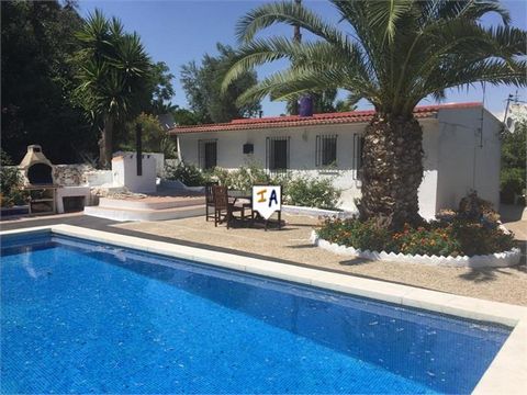 Fantastic Finca that we found between the towns Alhaurín and Coín. With very easy access by road, the property has a very large main house and two other guest houses ideal for rent or use as a bed and breakfast. With a pool to use, the three houses a...