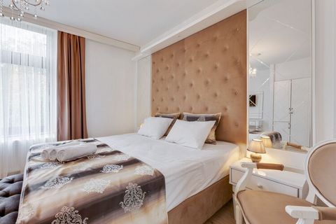 Profitez d'un merveilleux séjour dans cet appartement meublé moderne et situé à Oberhausen. Il y a 1 chambre et un lit double supplémentaire dans le salon, ce qui le rend idéal pour un couple ou une famille. Vous pourrez vous détendre sur la terrasse...