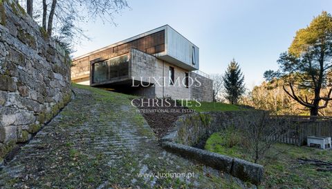Unique property for sale , inserted in a plot with 30.000m2 where there is a forest, an orchard, a mill and part of the land borders the river Cavalum , thus having plenty of water. On the farm there is a contemporary architecture villa , distributed...