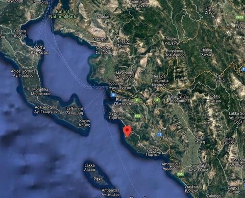 Epirus, Karavostasi. Till salu en tomt med total yta på 8.062 kvm. Bygglov för hus 400sq.m plus 400sqm källare, för ett hotell är 1.600 kvm Den har olivträd och är ca 500m från havet. Pris 250.000 euro.