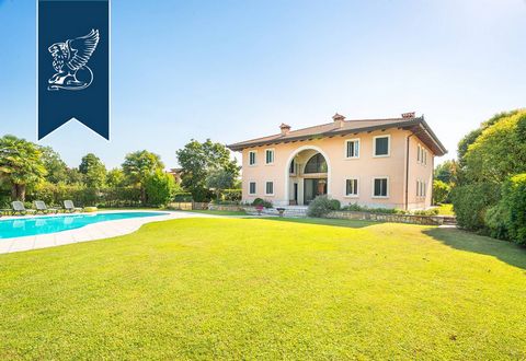 This prestigious estate in a classical style is for sale in the Venetian countryside on the outskirts of Vicenza, the ideal starting point to visit Verona, Venice, and Lake Garda. The result of a recent restoration, which has kept unchanged its fasci...