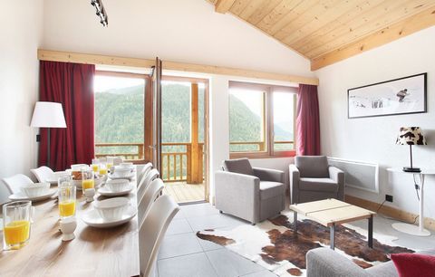 Réservez un séjour au ski dans la station de ski de Châtel, en Savoie et profitez de vacances en famille ou entre amis. La résidence est idéalement située au pied des pistes, vous permettant d'accéder facilement au grand domaine skiable des Portes du...