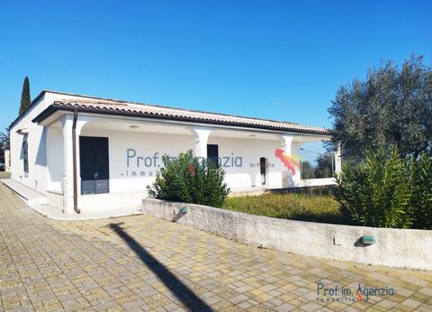An interesting villa for sale in the countryside a short distance from the centre of Ceglie Messapica, located in a residential area and inhabited all year round. The property is in good structural condition and has a large yard and parking area. It ...