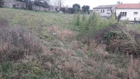EXCLUSIVITY, full center of the village of St-Georges-Les-bains (07), beautiful building plot of about 1336 m2. St Georges is a village of about 2400 inhabitants, located at only 17 km from Valence, the A7 motorway, the TGV station, and 1h20 from Lyo...