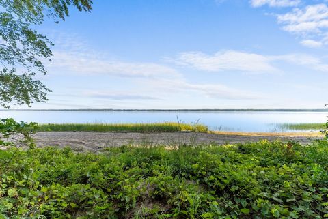 Waterfront sand beach 5 minutes from Highway 17 Pembroke, permission to install your Recreational Vehicle, Travel Trailer on site. Road, Hydro, Internet on site, come and make your little waterfront play ground at a affordable price. INCLUSIONS -- EX...