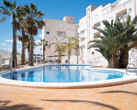 This is a fabulous 3 bedroom 3 bathroom ground floor apartment overlooking the lovley pool. In the area of Guardamar Del Segura The apartment has a large patio room for sunbathing and dining and outside bbq. Very nice open plan living room/dining roo...
