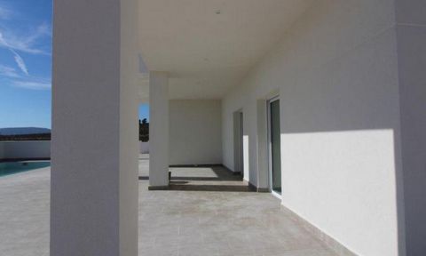 Fantastic new Villa built on a plot of 500 m2 in Pinoso The villa has a built area of 16290 on one floor with a porch of 4685m2 a livingdiningkitchen of 3980m2 3 bedrooms 2 bathrooms a gallery Included in the price Preinstallation air conditioning du...