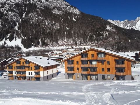 French Property for Sale in Abondance - 1 Bed Charming development positioned on an exceptional snow front location just a few steps from the heart of the village! Les Chalets d'Offaz is a building imbued with the mountain spirit, with the charm of t...