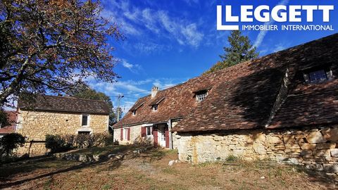 A24916VIR24 - Are you a fan of stone and character villages on the banks of a river? Then this is the house for you! Currently divided into two separate dwellings, this property offers enormous potential thanks to its large outbuildings and grounds. ...