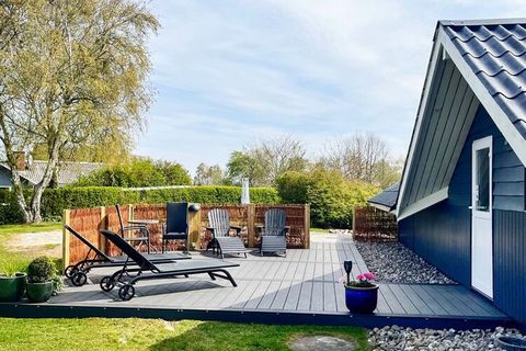 In Loddenhøj you will find this holiday home, which has been completely renovated for the 2021 season with e.g. new kitchen / living room and bathroom just as the bedrooms have also had the big trip. The heart of the house is the kitchen / family roo...