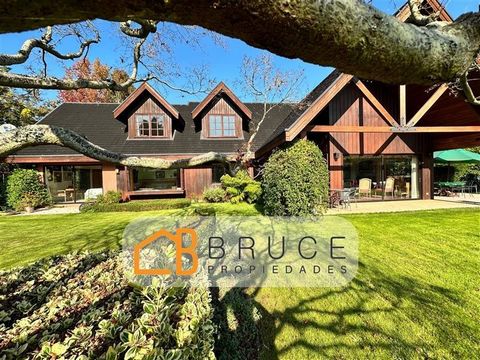 Dream house for sale in the exclusive upper sector of Osorno. This beautiful house is like something out of a fairy tale, surrounded by large and consolidated gardens with years of growth where azaleas, camellias, rhododendrons, acer japonica, sweetg...