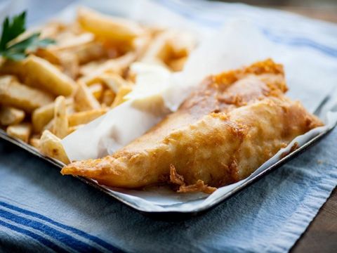 FISH & CHIPS -- DIAMOND CREEK --#6835104 Fish and chip shop * LOCATED AT DIAMOND CREEK * $20,000 per week, the store is big and beautiful 6835104 * Reasonable weekly rent, long-term lease for about 20 years * Open only for 6 days, business is stable ...
