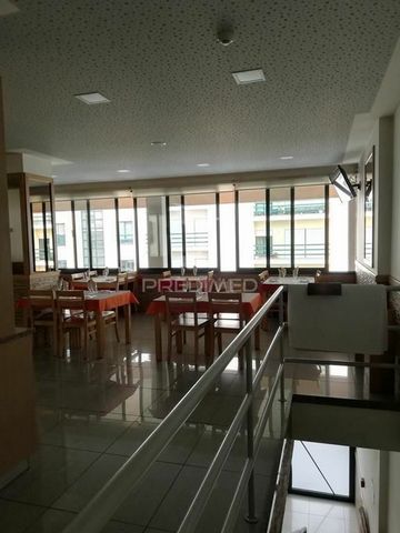 Commercial space, with 620 m2, in Coimbra, which includes the following areas: - Bakery, with its own manufacture -Pastry -Restaurant - Barbecue, with Take Away - Santa Casa da Misericórdia games. The space is completely refurbished, with machinery w...