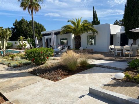 Renovated house in San José, Cala Tarida near the beach Renovated house in San José, Cala Tarida near the beach. The house is located on the west coast of Ibiza only about 1Km from the beach. All surrounding beaches like Cala Vadella, Cala Conta and ...