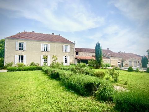 Set in a small village just 10 minutes from the pretty town of Fontenay-Le-Comte - well known for its artistic and Renaissance heritage - and a 30 minute drive from the Atlantic coast with all of its beautiful beaches and seaside towns, this stunning...