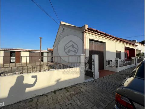 Wonderful villas in prime area of Barreiro Come and meet this excellent space with 2 ground floor villas with generous areas and in a great location. The plot has 447 m2 and has 1 3 bedroom villa and 1 1 bedroom villa. The 1st house consists of: - 3 ...