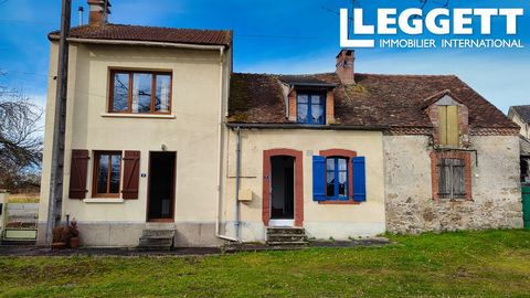 A11597 - Situées dans un endroit calme juste à la sortie du village de Saint-Léger-Magnazeix, trois jolies petites maisons seraient parfaites comme maisons de vacances et/ou locations. La maison principale a un grand terrain derrière elle (6000m2) et...