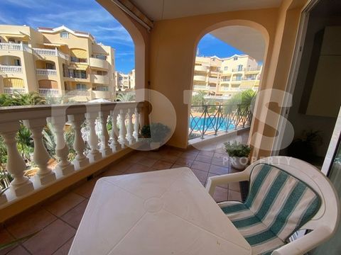 Reference: 04117. Beautiful apartment in the popular and well-maintained residential complex 'Parque Tropical' in Los Cristianos, within walking distance of the sea. It has 1 bedroom, 1 bathroom, a fully equipped independent kitchen and a living room...