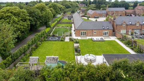 Welcome to Cadeby Court, an exclusive luxury development just outside Cadeby, where elegance and privacy converge to create an unparalleled living experience. Accessible through electronic gates, this magnificent, updated property is surrounded by me...