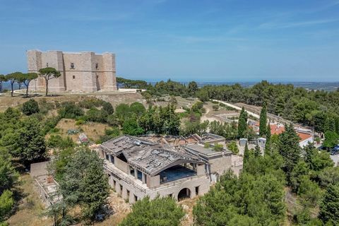 PUGLIA - ANDRIA (BT) - VIA CASTEL DEL MONTE In vendita ad Andria, ai piedi del suggestivo Castel del Monte, patrimonio dell'UNESCO, una prestigiosa struttura alberghiera di 2000 mq lordi, distribuita su due livelli. Attualmente allo stato grezzo, l'i...