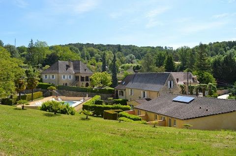 24200 Sarlat la Canéda. Property: residential houses, gîtes, swimming pool, land of approx. 6720 m² of which 1580 m² buildable. Sale price: 1,247,900 euros (Agency fees: 3.99% TTC included buyer's charge, i.e. 1,200,000 euros excluding fees). Located...