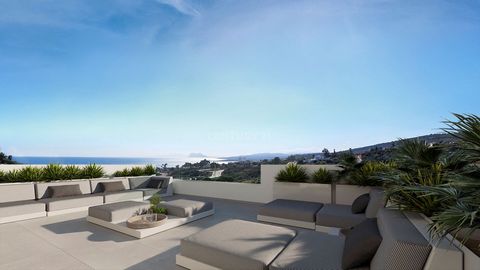 Magnificent 2, 3 and 4 bedroom townhouses with stunning views of the Mediterranean Sea and Africa and the Strait of Gibraltar. Located in Manilva, in the Chullera area, gated community with swimming pool, gym, spa. The price includes a garage and sto...