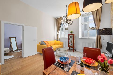 In Vienna, in the urban, perfectly located 12th District so called Meidling, a centrally located three-room apartment with an integrated workspace awaits you. The freshly renovated apartment captivates with high ceilings that create a particularly pl...