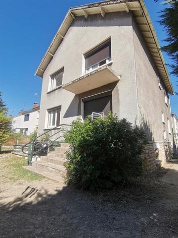 DIJON POINCARE district: for investor, between city center and Faculties, gross profitability of 11.90% for this investment building, in single ownership, of 270m2, with common garden divided into 13 bedrooms, with kitchenette area, all rented, furni...