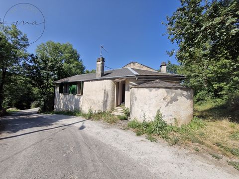 Charmant landhuis in Ornac. Ideaal voor uw vakanties en weekenden in de buitenlucht. Huis van ongeveer 48 m2, het bestaat uit een woonkamer van ongeveer 20 m2 met een grote open haard, een keuken, 2 slaapkamers en een badkamer met toilet. In het sout...