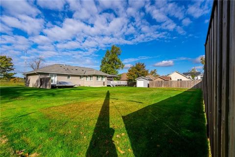 Entdecken Sie die perfekte Leinwand für Ihr Traumhaus auf diesem großzügigen Baugrundstück von 40' x 100' in der charmanten Gemeinde Port Robinson, an der Südspitze von Thorold. Genießen Sie die Ruhe dieser idyllischen Lage mit malerischem Blick auf ...