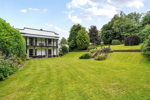 LOCATION Set back from the main road standing proud within private mature gardens this is an elegant period residence located on the fringe of the popular ancient market town of Barnstaple. The property overlooks Portmore Golf Club and is between the...