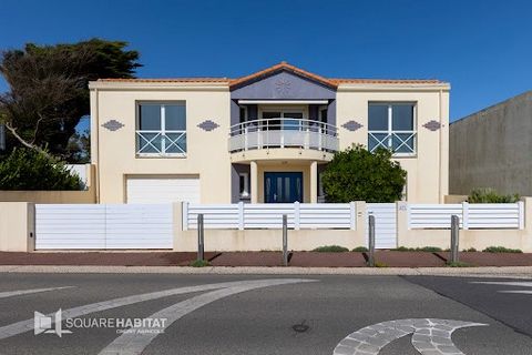 Prächtige Villa mit Panoramablick auf das Meer - SQUARE HABITAT präsentiert exklusiv diese prächtige, zeitgenössische Villa auf zwei Ebenen, von ca. 149m², in der sehr beliebten Corniche-Gegend von Saint Hilaire de Riez. Diese Villa befindet sich auf...