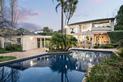 A truly unique discovery at Templestowe’s most prestigious address, this incredible sanctuary of peace and seclusion brings a family’s dreams to fruition. A discreet hedged and fully secured driveway belies the 5 bedroom/4 bathroom home and park-like...