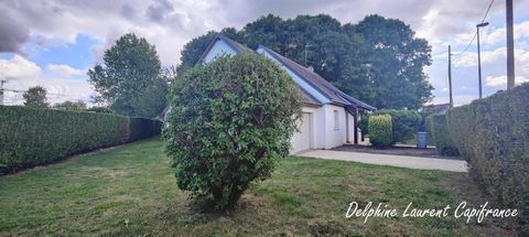 Rare à la vente, Delphine LAURENT vous propose une maison de plain pied sur une parcelle de 871 m², dans un environnement verdoyant avec un terrain plat et arbres fruitiers. A quelques minutes à pied de la plage et des commerces, venez découvrir cett...